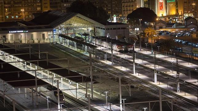 Renfe ofrece más de 35.000 plazas durante el puente en trenes con origen y destino en Alicante