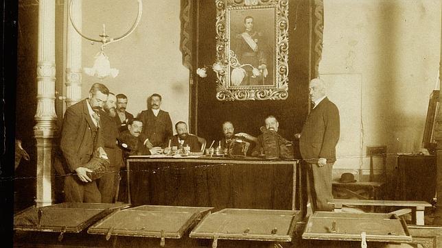Recuentan las bolas en la Casa de la moneda para el sorteo de Navidad de 1905