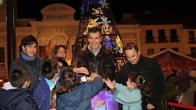 Instalación LED para las luces de Navidad en las cinco capitales