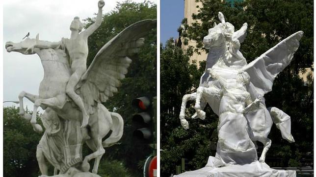 El pegasos de la Plaza de Legazpi que todavía permanece tapado