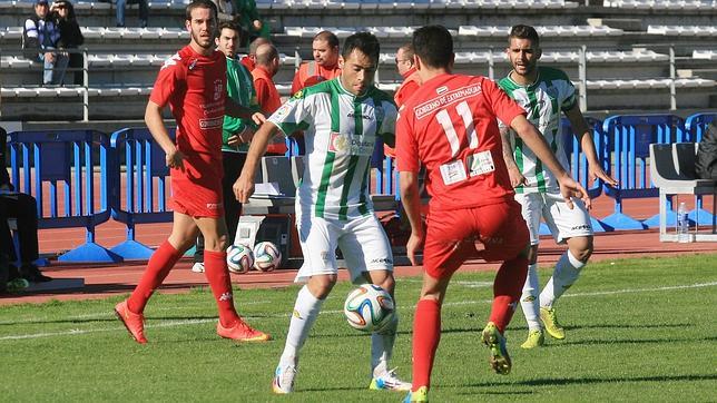 Un filial carente de ideas cae con justicia ante el Villanovense (0-2)