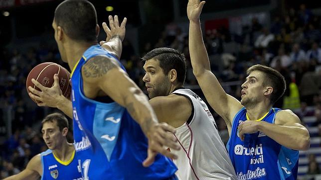 El Estudiantes frena al Madrid