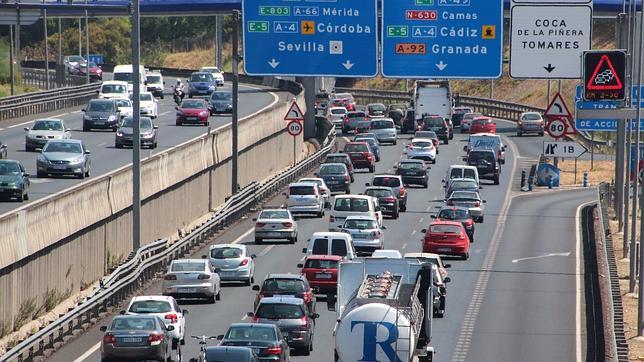 Retenciones en las carreteras andaluzas a la vuelta del puente de la Inmaculada