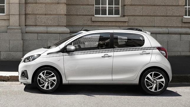 Peugeot ofrece el nuevo 108 en 3 y 5 puertas, con o sin techo practicable.