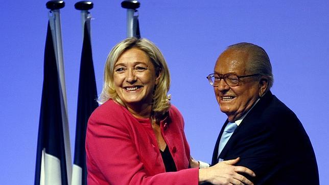 Vladimir Putin y Marine Le Pen, contra la Unión Europea