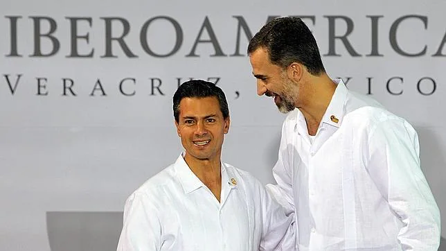 El Rey y Rajoy, con guayabera blanca en México