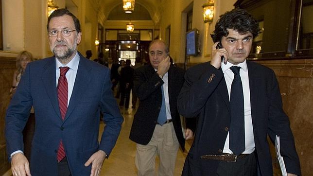 Rajoy gana 35.000 euros menos que su jefe de gabinete