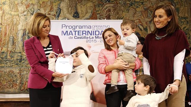 Plan de apoyo a la maternidad: inversión de 43 millones en dos años