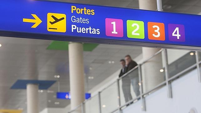 Dos jubilados en helicóptero, primeros pasajeros del aeropuerto de Castellón