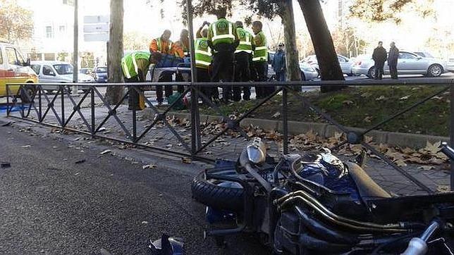 Cifuentes revive la pesadilla de su accidente en el carril bus de la Castellana