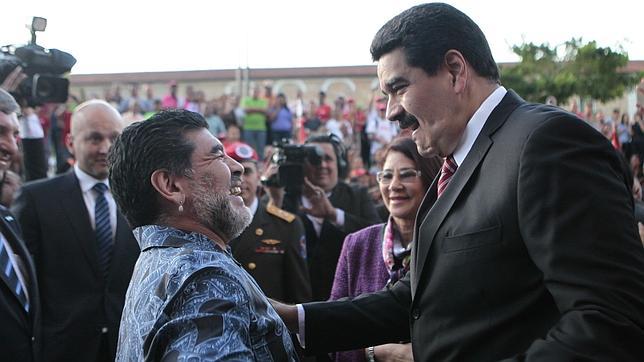 Maradona pide a los venezolanos que «sigan queriendo a Chávez»