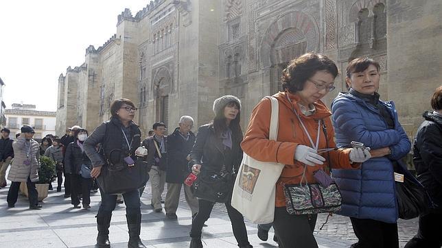 Turismo pide al obispo analizar la promoción de la Mezquita-Catedral