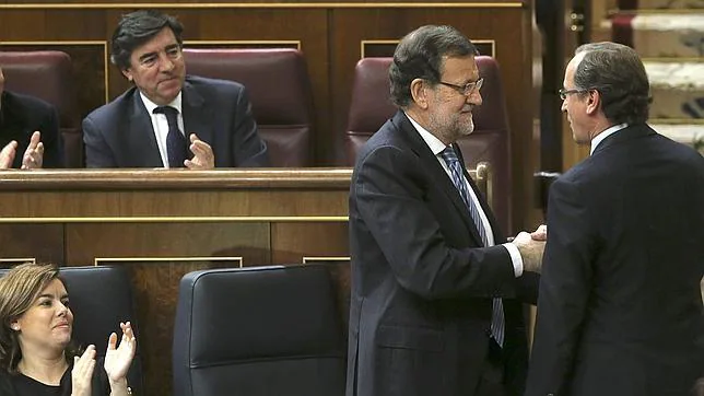 El presidente, junto a Alonso, en una reciente sesión parlamentaria