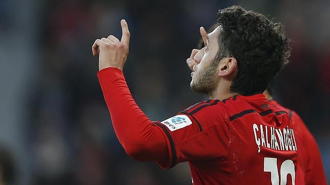 Bayer Leverkusen: fragilidad defensiva, Calhanoglu y velocidad en ataque