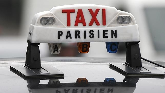 Uber envía una queja a Bruselas por el intento de Francia de prohibir su servicio