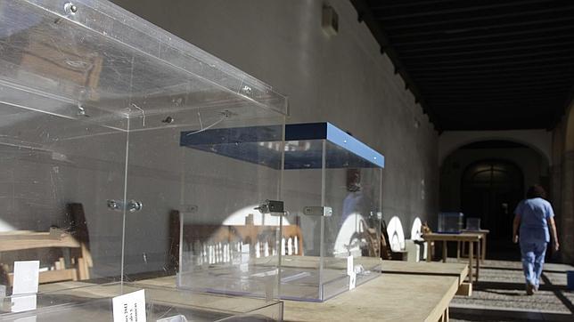 Urnas electorales en Valladolid, en el año 2011