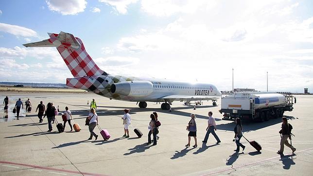 La compañía Volotea operará una nueva ruta Asturias-Sevilla