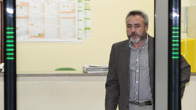 El exalcalde de Burguillos, del «mejor pagado de España» a «insolvente»