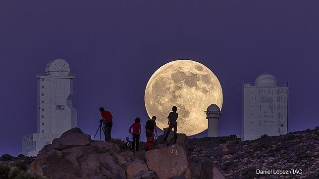 La superluna de Tenerife, entre las mejores fotos del año