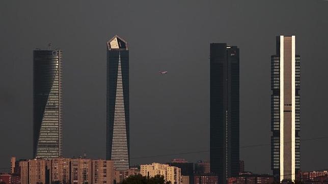 Botella desbloquea el «agujero» bajo las Cuatro Torres de Madrid