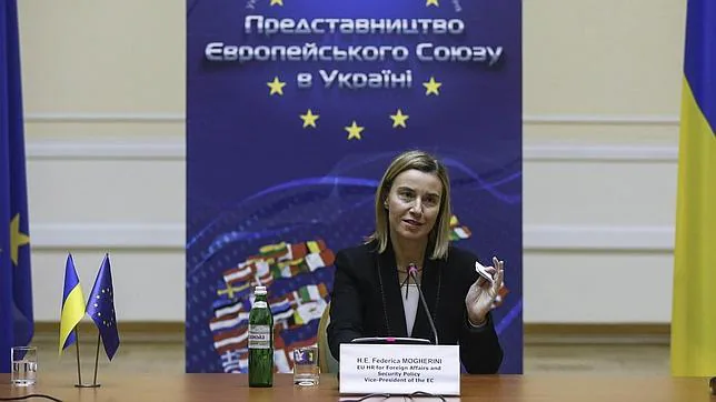 La jefa de la diplomacia de la UE, Federica Mogherini, durante una rueda de prensa celebrada en Kiev el miércoles