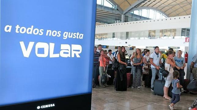 El Aeropuerto Alicante-Elche inicia una nueva ruta con Moscú a través de la aerolínea Transaero