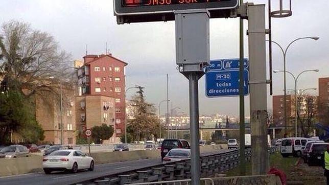 Prueban un radar fijo, aún inactivo, en el puente de Santa María de la Cabeza