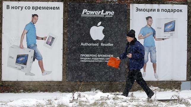 Apple reabre su tienda «online» en Rusia con subidas de precio del 35%