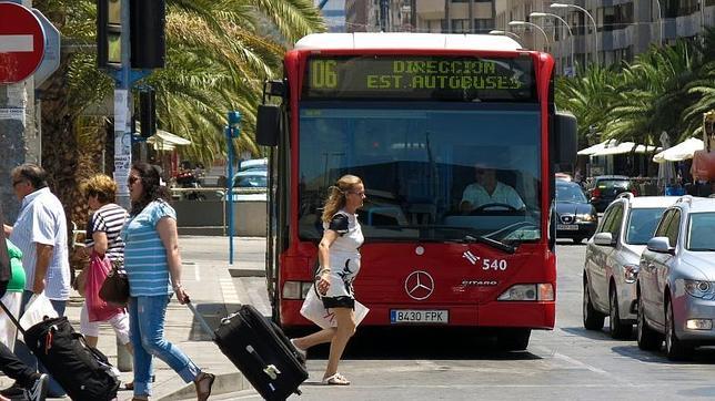 La Alcoyana retira el ERE y no habrá huelga de autobuses