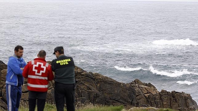 Suspenden las labores de búsqueda por mar y aire de los bateeiros del «Paquito 2»