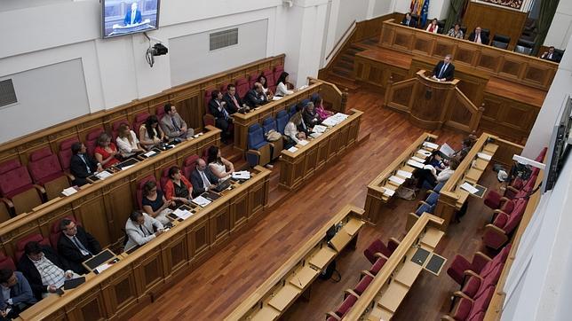 Las Cortes de Castilla-La Mancha aprobaron la reducción de diputados