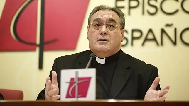 El secretario general y portavoz de la Conferencia Episcopal Española, José María Gil Tamayo