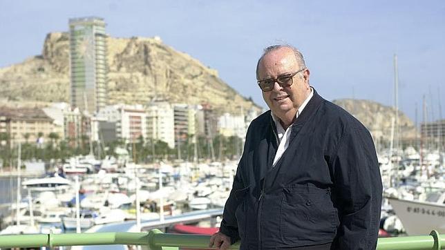 Juan Antonio Montesinos en una de las zonas más emblemáticas de la ciudad de Alicante