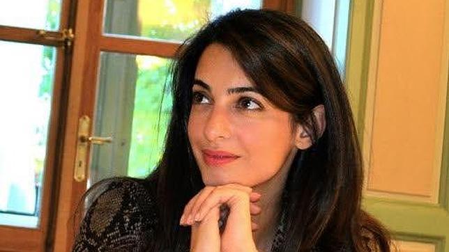 Amal Alamuddin, mujer de George Clooney, amenazada de arresto en Egipto