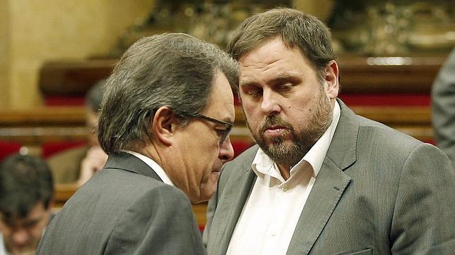 Artur Mas y Oriol Junqueras en el parlamento catalán