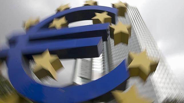 El euro se mantiene en 1,19 dólares tras marcar mínimos de 2006