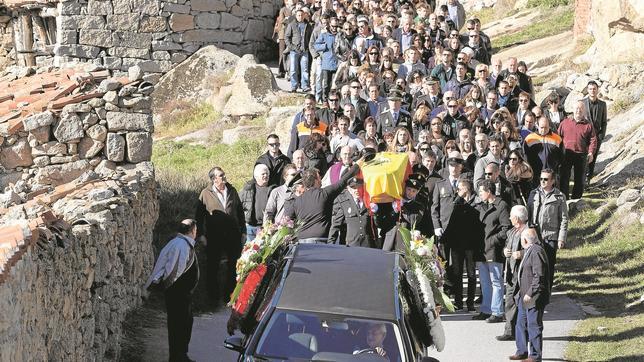 Críticas policiales a la «fría» actitud de Interior en el funeral del policía