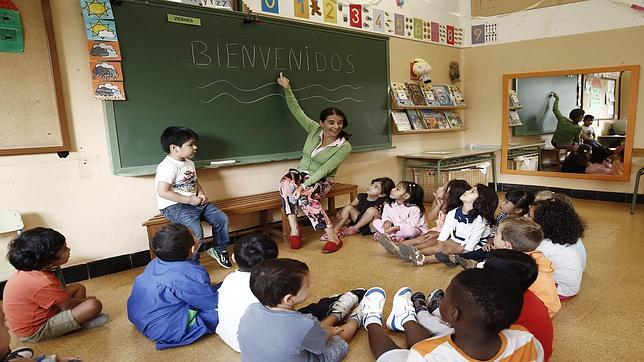 Educación incrementa la oferta pública en doscientas clases para el próximo curso