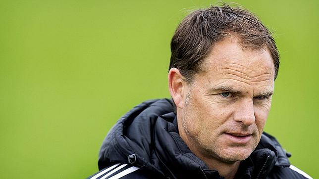 Frank de Boer, mejor colocado para sustituir a Luis Enrique en el Barcelona