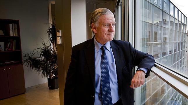 Valentín Fuster es director del Centro Nacional de Investigaciones Cardiovasculares Carlos III (CNIC) de Madrid, y director del Instituto Cardiovascular y «Physician-in-Chief» del Mount Sinai Medical Center de Nueva York