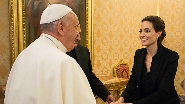 Angelina Jolie se reúne con el Papa Francisco en el Vaticano