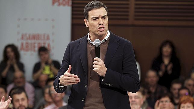 Sánchez acusa al PP de «atacar día sí y día también» a la Constitución