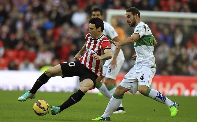 El Elche se lleva el botín de San Mamés