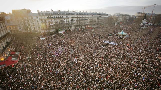 Un millón y medio de personas toman París al grito de «¡libertad!»