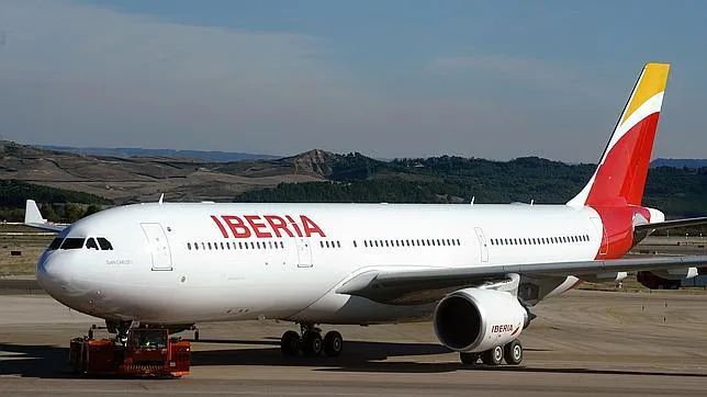 Airbus 330 de Iberia en el aeropuerto de Barajas