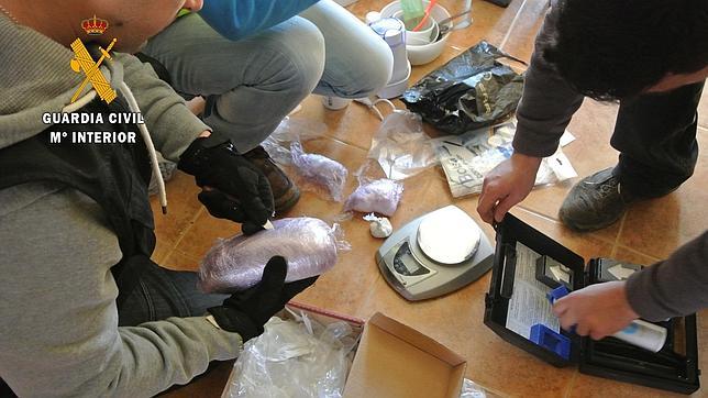 La Guardia Civil detiene a seis personas e incauta un kilogramo de cocaína en Novés