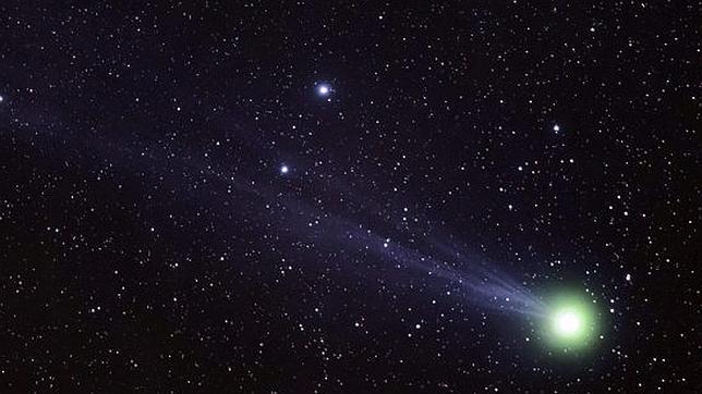 Las lluvias de meteoros procedentes del cometa Halley se denomina Eta-Acuáridas