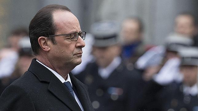 El 85% de los franceses aprueba el comportamiento de Hollande en los atentados