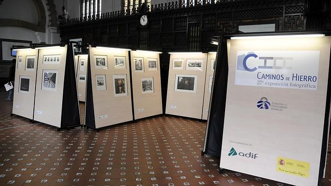 La exposición fotográfica «Caminos de Hierro» visita la estación de Toledo