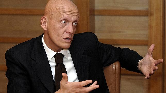 Collina, a favor de la tarjeta blanca